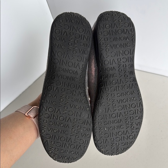 Vionic Alda Ballet Flats Metallic Pewter - Picture 12 of 16